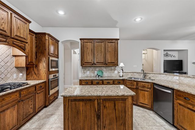 2636 Deer Hollow Drive, Little Elm, TX 75068