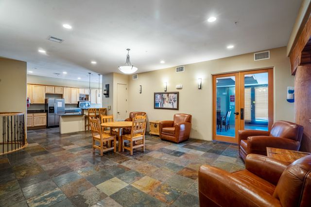 1405 Vegas Verdes Drive 235, Santa Fe, NM 87507