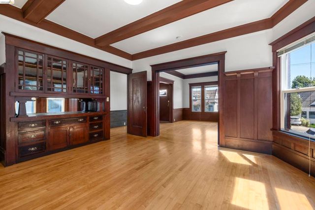 4283 Howe Street, Oakland, CA 94611