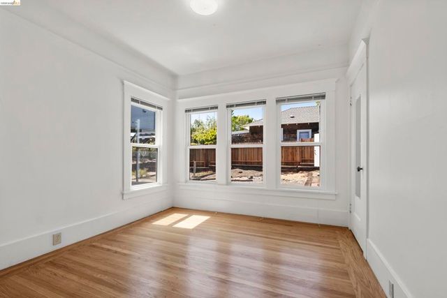 4283 Howe Street, Oakland, CA 94611