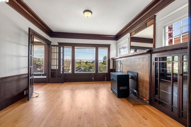4283 Howe Street, Oakland, CA 94611