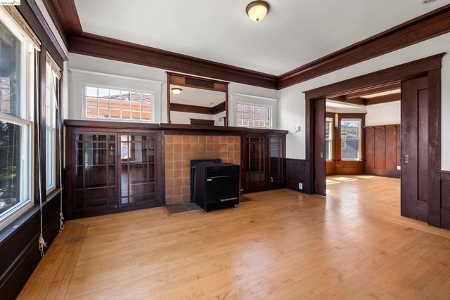 4283 Howe Street, Oakland, CA 94611