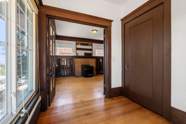 4283 Howe Street, Oakland, CA 94611