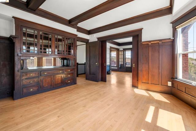 4283 Howe Street, Oakland, CA 94611