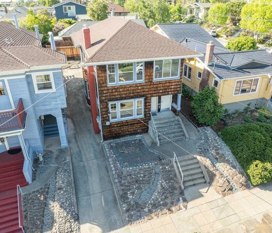 4283 Howe Street, Oakland, CA 94611