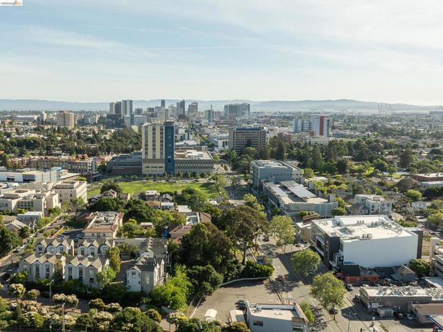 4283 Howe Street, Oakland, CA 94611