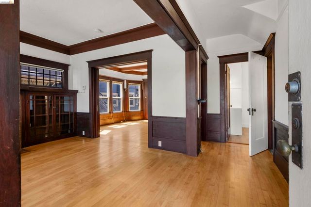 4283 Howe Street, Oakland, CA 94611