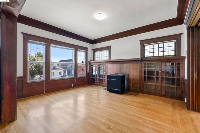 4283 Howe Street, Oakland, CA 94611