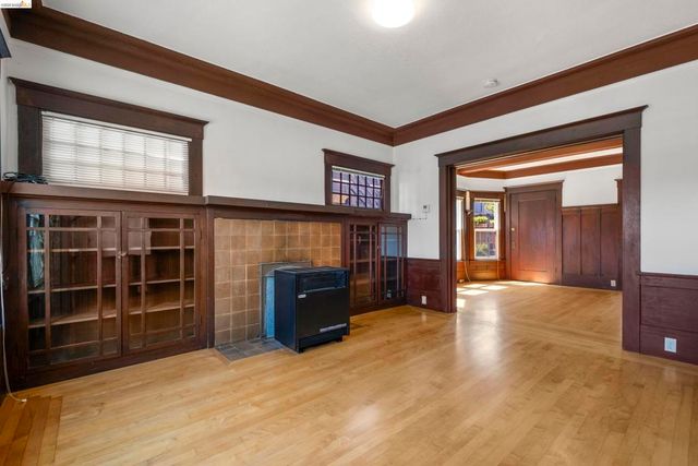 4283 Howe Street, Oakland, CA 94611