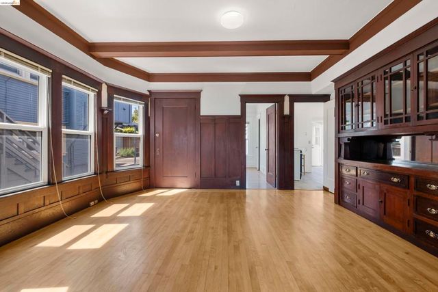 4283 Howe Street, Oakland, CA 94611