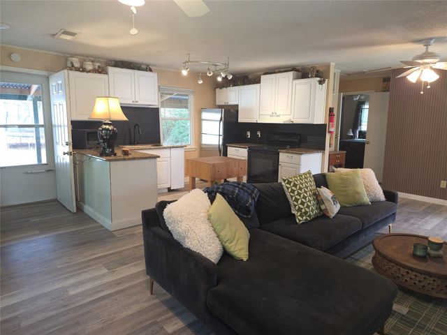 140 Sharon Lane, Livingston, TX 77351