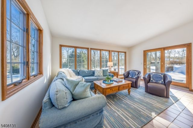 33 Juniper Way, Bernards Twp., NJ 07920