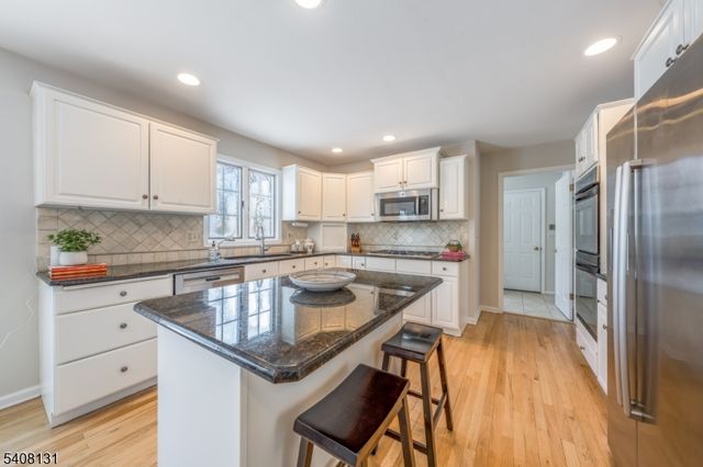 33 Juniper Way, Bernards Twp., NJ 07920