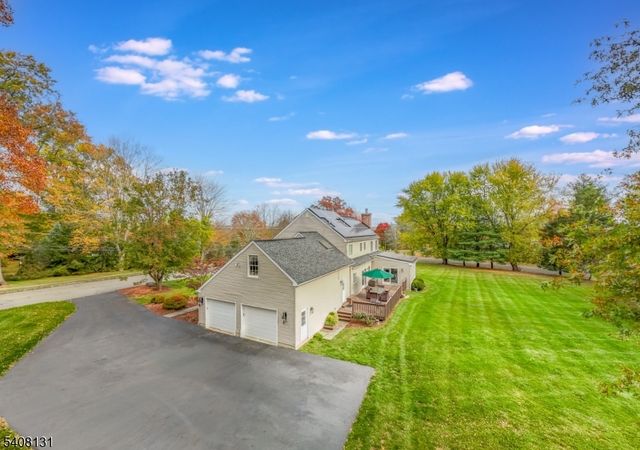 33 Juniper Way, Bernards Twp., NJ 07920