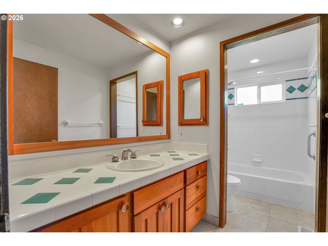 14980 Nw NORTHUMBRIA Ln, Beaverton, OR 97006