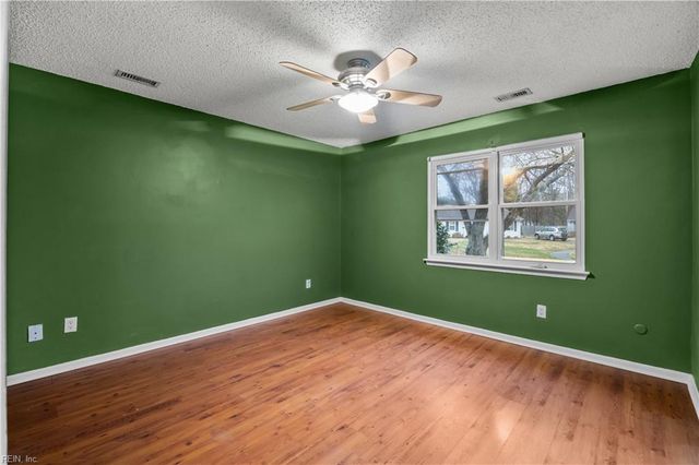 1205 Bramblewood CT, Chesapeake, VA 23323