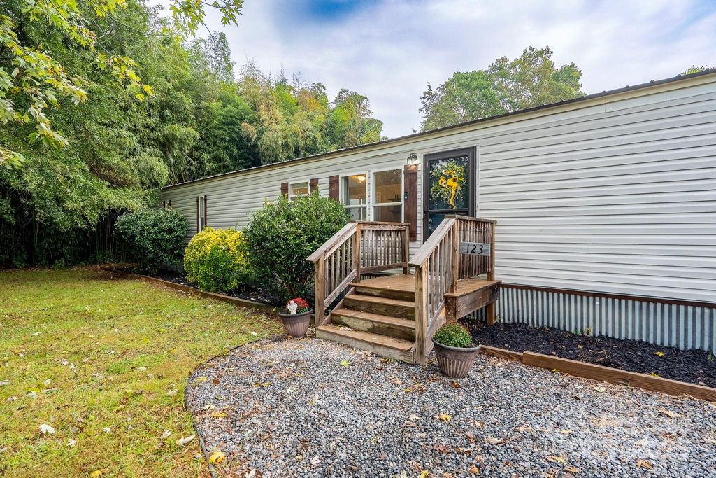 123 Thoroughbred Drive, Troutman, NC 28166