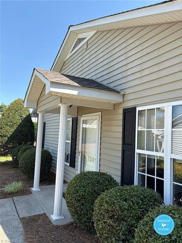 7509 Riverside Court, Clemmons, NC 27012