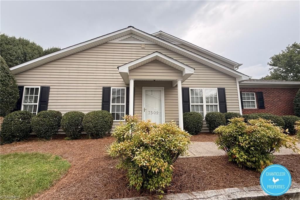 7509 Riverside Court, Clemmons, NC 27012