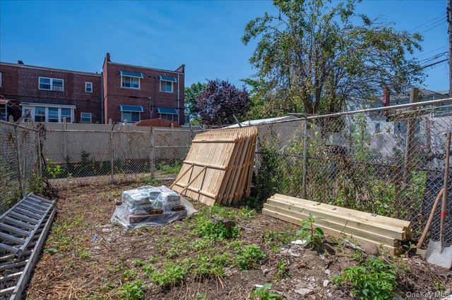 1302 E 223rd Street, Bronx, NY 10466