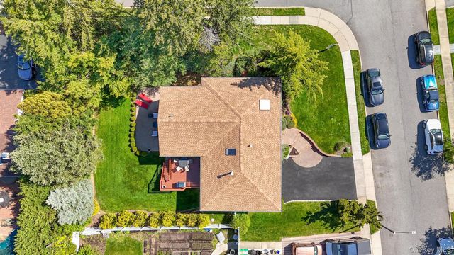 8 Herkimer Avenue, Jericho, NY 11753