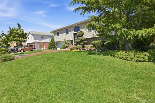 8 Herkimer Avenue, Jericho, NY 11753