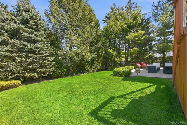 8 Herkimer Avenue, Jericho, NY 11753