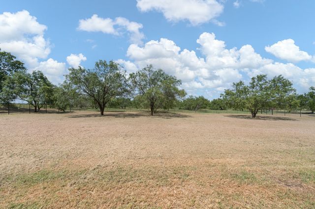8868 County Road 1205, Grandview, TX 76050