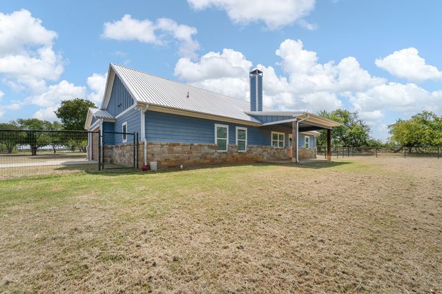 8868 County Road 1205, Grandview, TX 76050