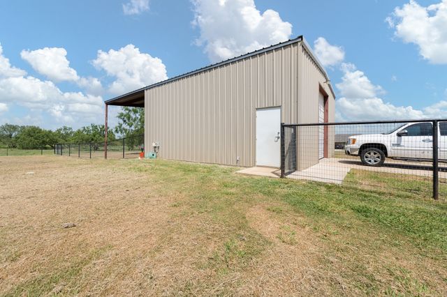 8868 County Road 1205, Grandview, TX 76050