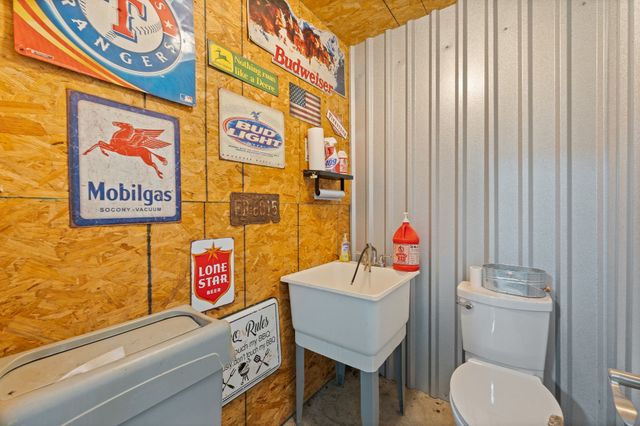 8868 County Road 1205, Grandview, TX 76050