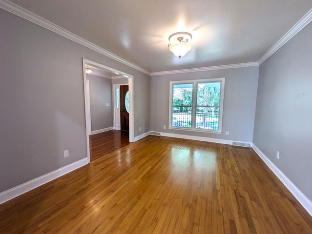 304 Woodland Drive, Summerville, SC 29485