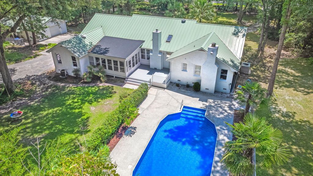 304 Woodland Drive, Summerville, SC 29485