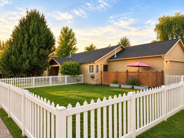 61367 Woodbury Lane, Bend, OR 97702