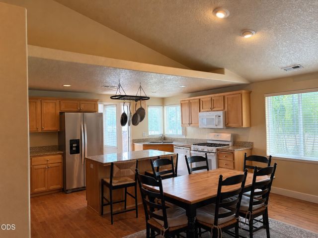 61367 Woodbury Lane, Bend, OR 97702