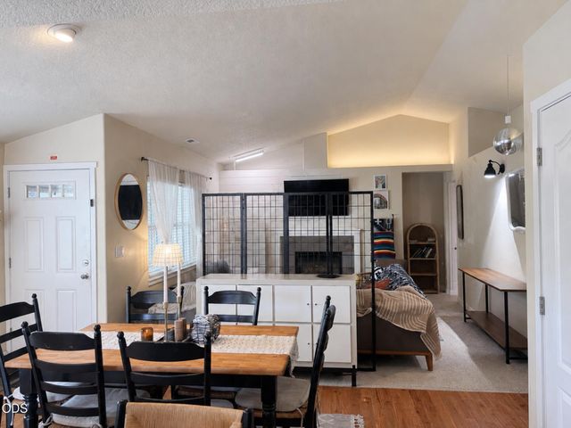 61367 Woodbury Lane, Bend, OR 97702