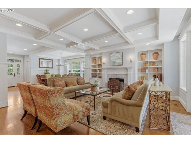 558 6TH St, Lake Oswego, OR 97034
