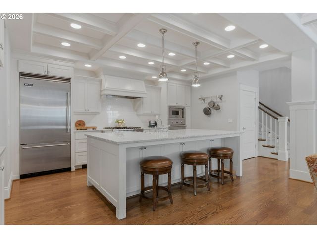 558 6TH St, Lake Oswego, OR 97034