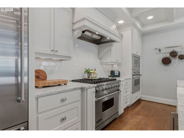 558 6TH St, Lake Oswego, OR 97034