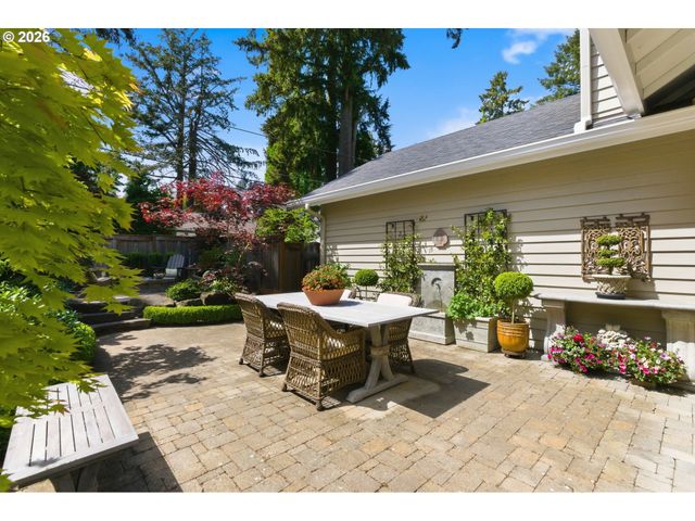 558 6TH St, Lake Oswego, OR 97034