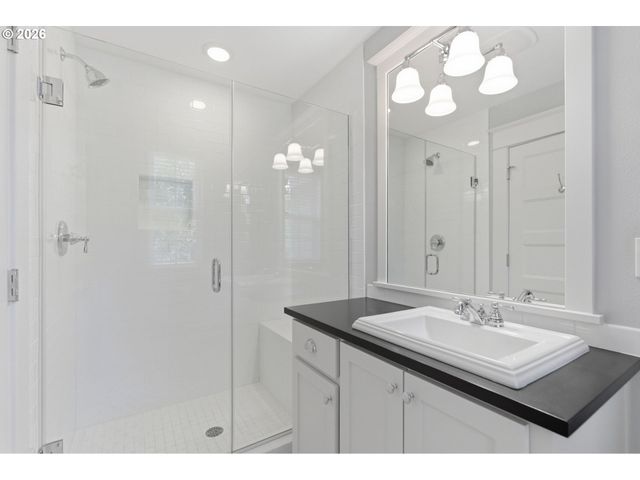 558 6TH St, Lake Oswego, OR 97034