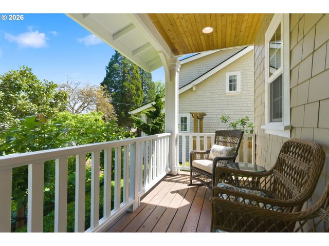 558 6TH St, Lake Oswego, OR 97034
