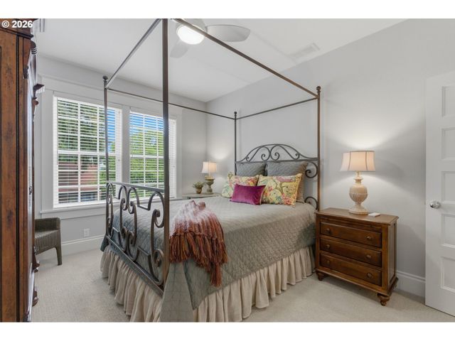 558 6TH St, Lake Oswego, OR 97034