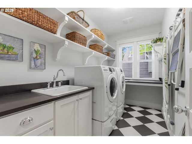558 6TH St, Lake Oswego, OR 97034