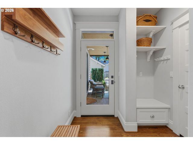 558 6TH St, Lake Oswego, OR 97034