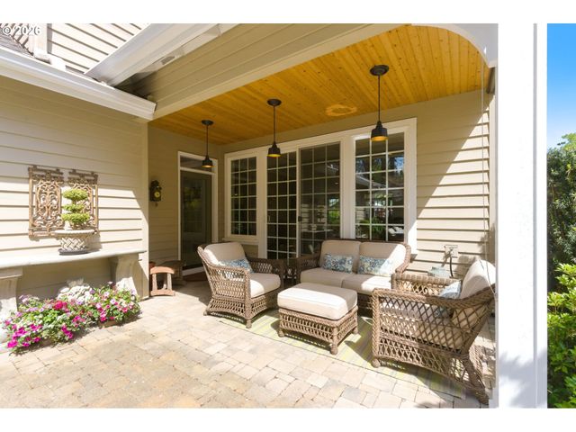 558 6TH St, Lake Oswego, OR 97034