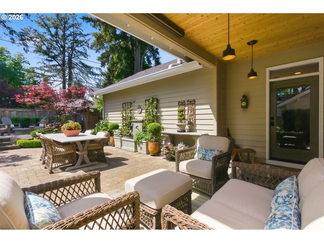 558 6TH St, Lake Oswego, OR 97034