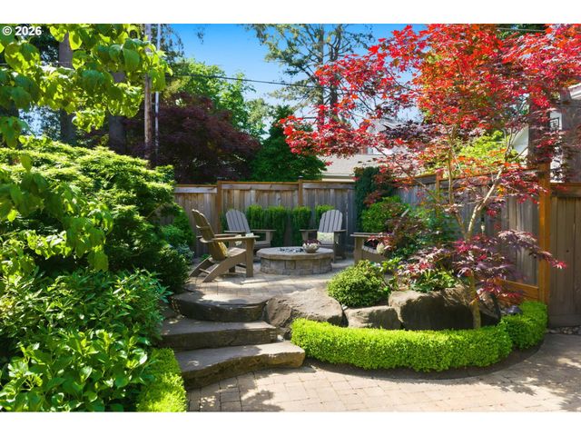 558 6TH St, Lake Oswego, OR 97034