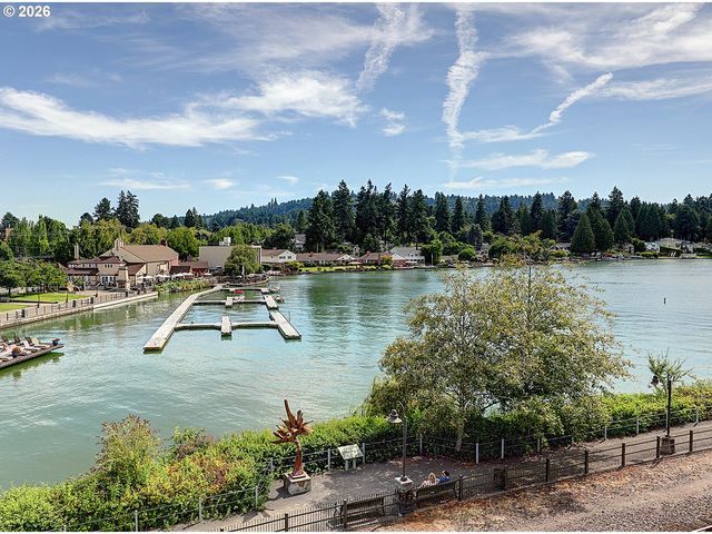 558 6TH St, Lake Oswego, OR 97034