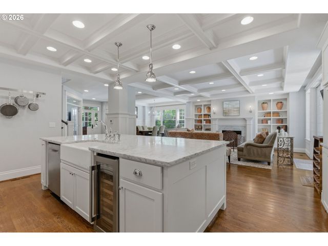 558 6TH St, Lake Oswego, OR 97034